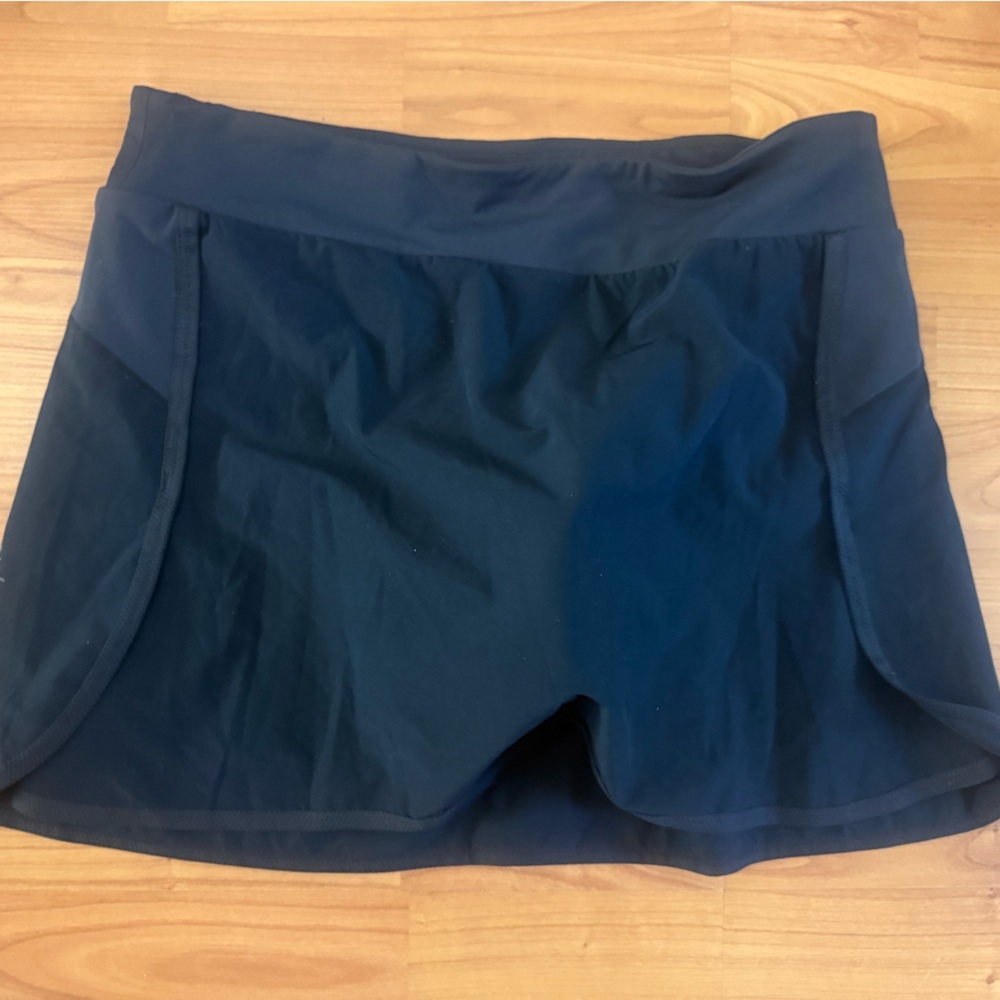 Sugoi Black Ruby Cycling Skort With Padded Shorts Size  L